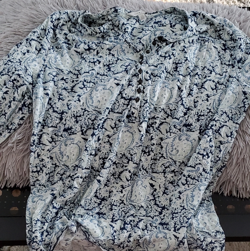 womand long sleeve top